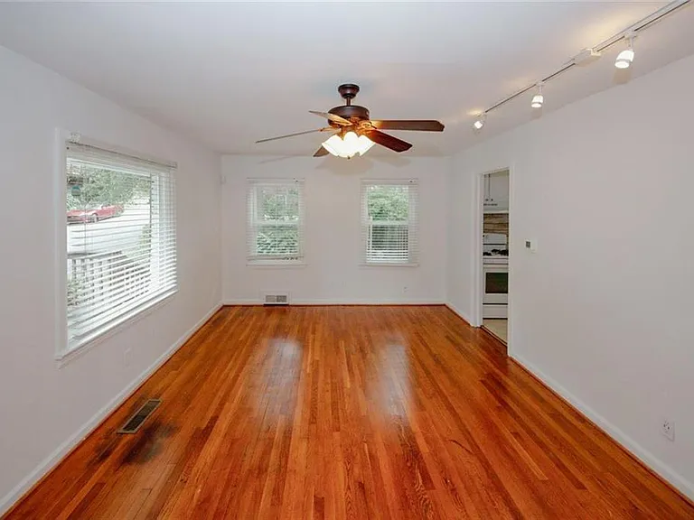 895 Durant Pl NE — Photo 7