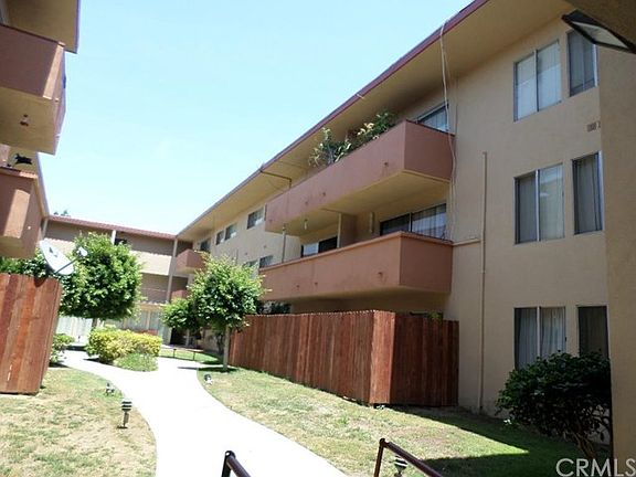 2nd image of 855 Victor Ave APT 302