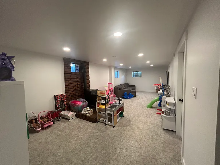 7192 S 2985 E — Photo 18