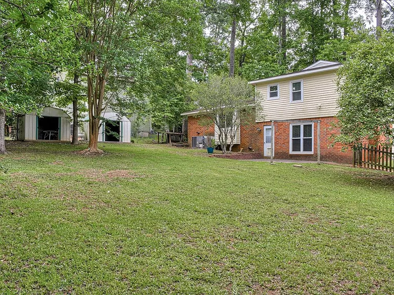 303 Meadowlake Dr — Photo 28