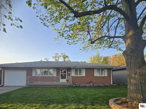 106 W Meigs St, Valley, NE 68064