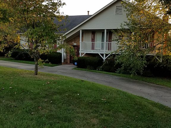 3rd image of 1032 Crestwood Hts
