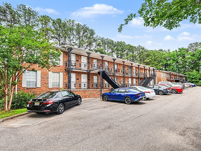 Green Valley Hoover Apartments — Photo 7