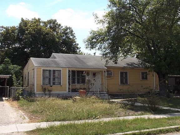 3rd image of 120 Ross Ave