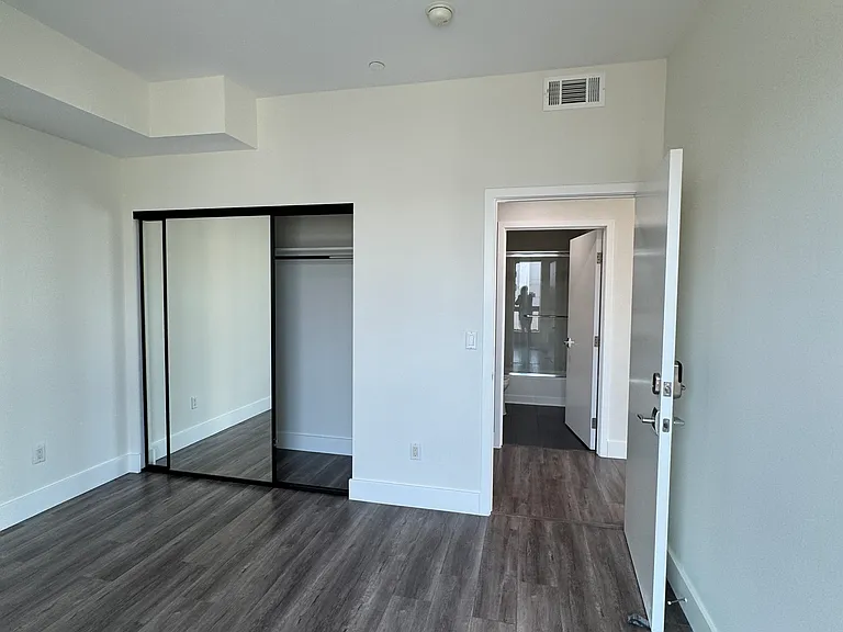 1046 S Serrano Ave #4 — Photo 19
