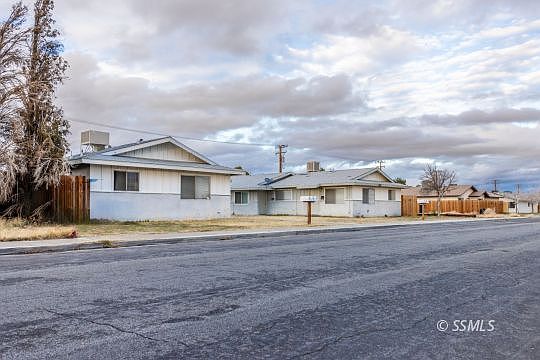 3rd image of 528 & 532 Commercial Ave