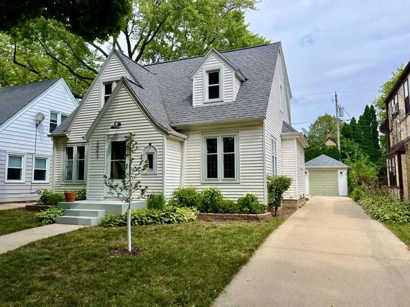 2992 North 70th STREET, Milwaukee, WI 53210