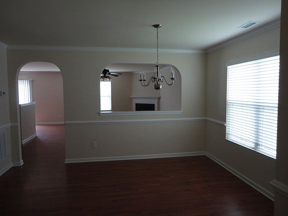 5th image of 315 Collington Dr