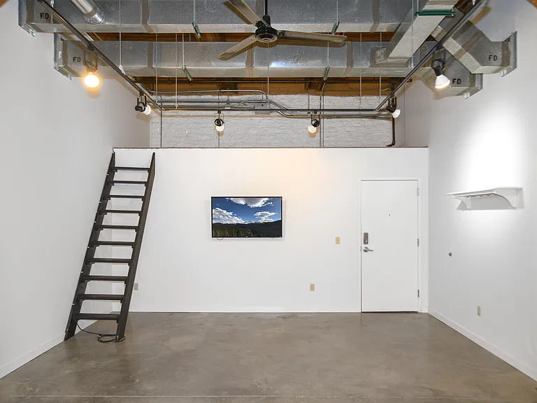 585 S Upper St #114 — Photo 34