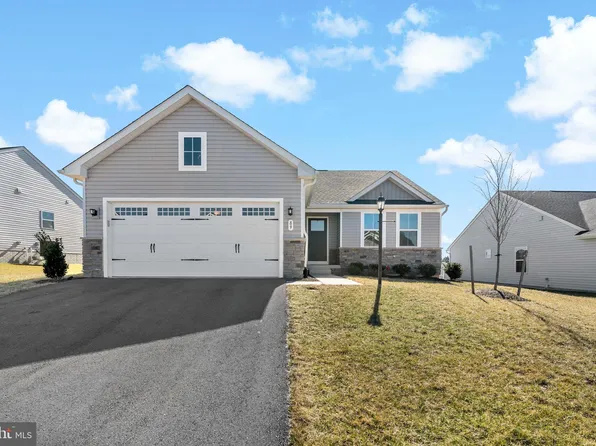 89 Tutbury Ln, Martinsburg, WV 25405