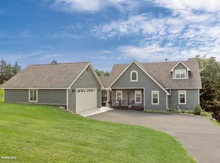 6 Maltby Ct, Galena, IL 61036