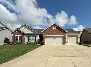 324 Wyndemere Dr, Lake Saint Louis, MO 63367