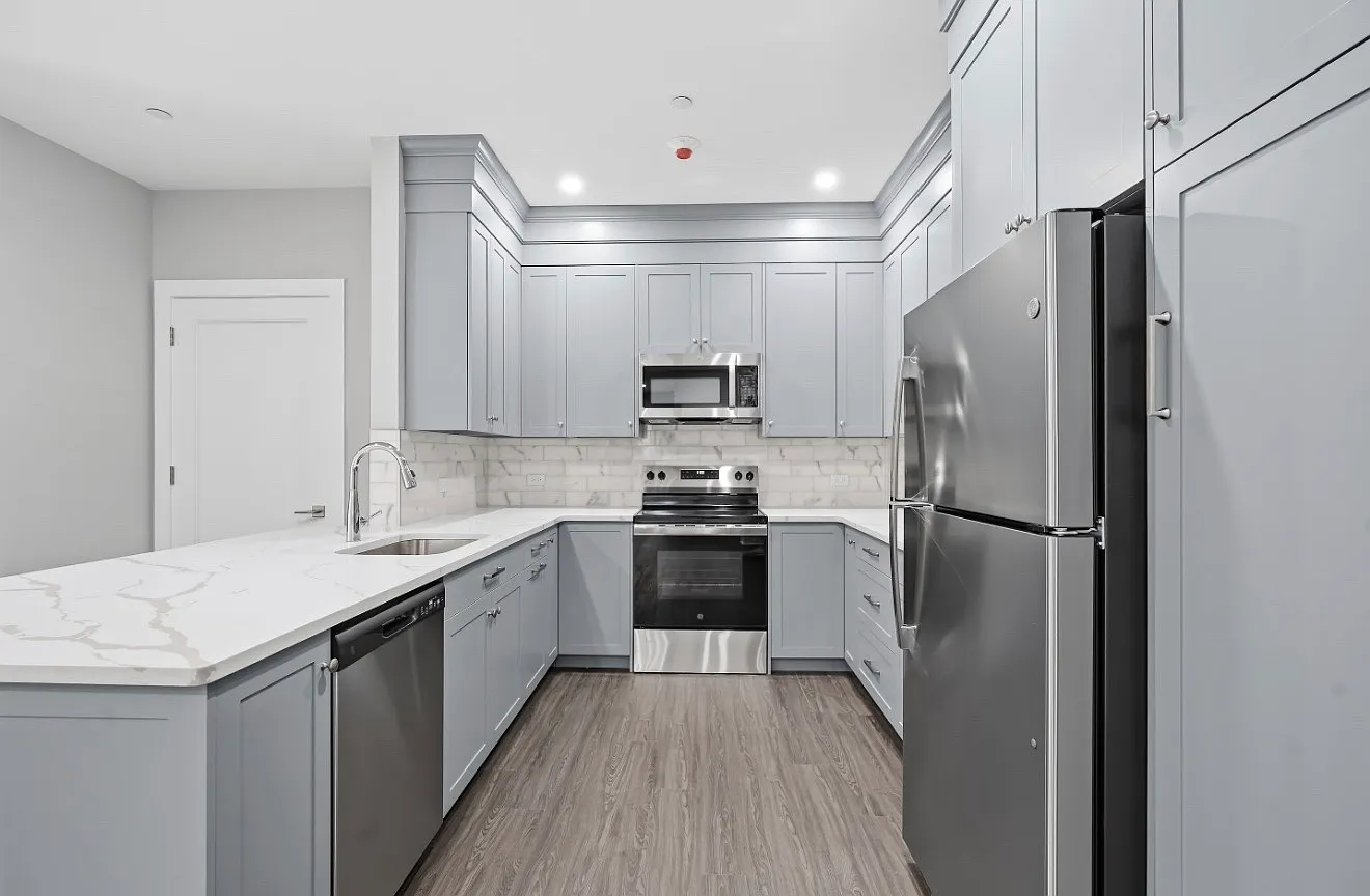 2 bed, 2100 sqft, $3,300 — Photo 2