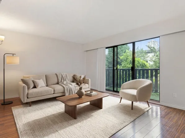 175 E 4th St #205, North Vancouver, BC V7L 1H8