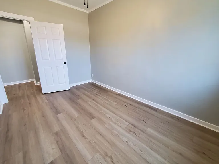 2064 W Hutchinson St #3 — Photo 14