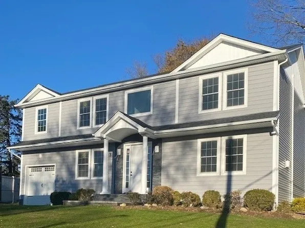 3 Belair Drive, Old Bethpage, NY 11804