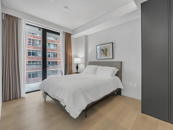 522 West 29th Street image 9 of 20