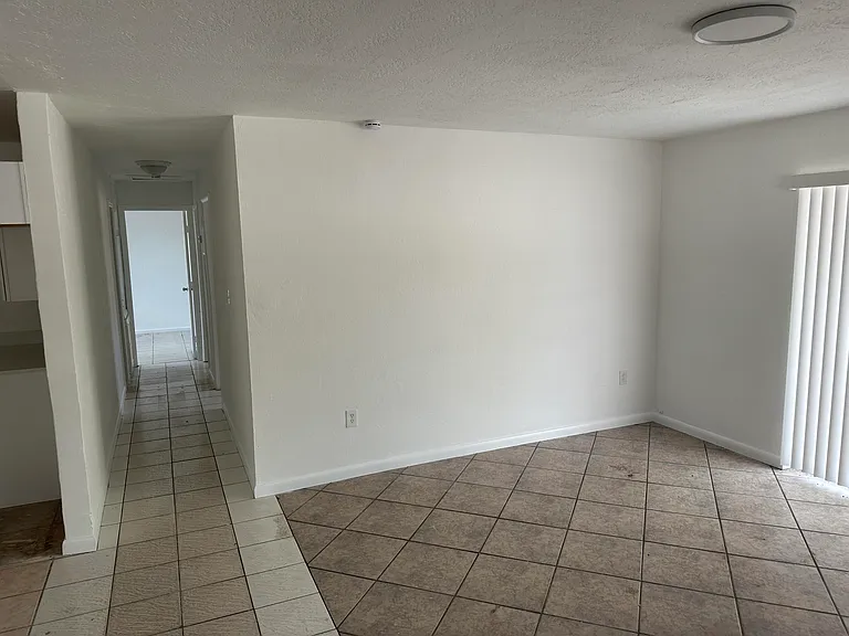 115 Maple Ave — Photo 10