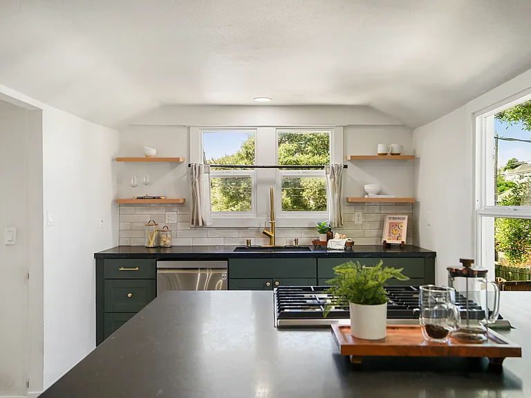 1009 Sacramento St — Photo 10