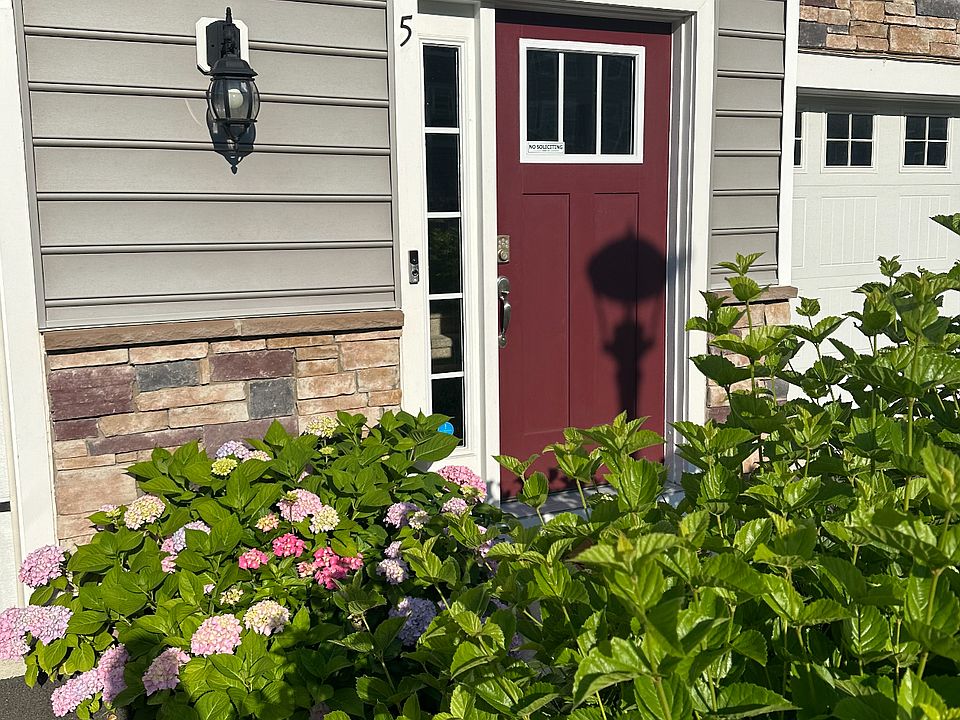 1st image of 5 Verona Ln #5