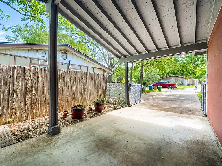 8308 Hathaway Dr — Photo 26