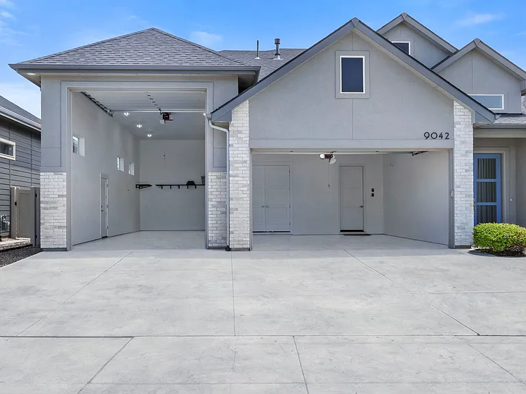 9042 S La Pampa Way — Photo 2