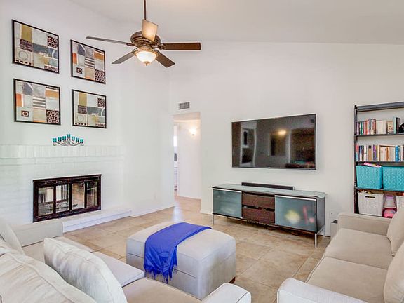 3rd image of 4327 E Lupine Ave