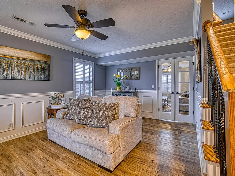 4880 Imperial Dr — Photo 4