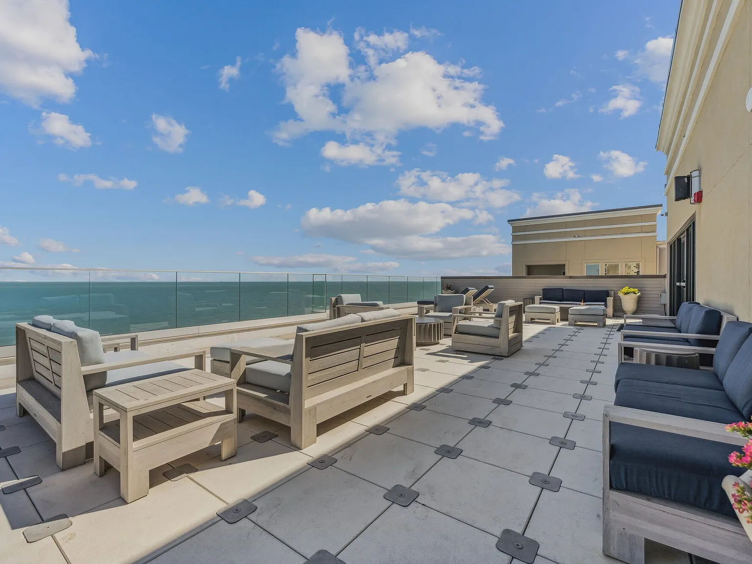 The Alexa Luxury Apartments I & II — Photo 3