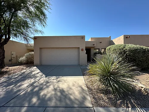8435 N Hanks Pl Photo 1