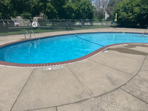 2801 Flag Ave N APT 203, New Hope, MN 55427