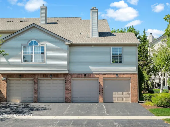 80 Kristin Cir APT 3, Schaumburg, IL 60195
