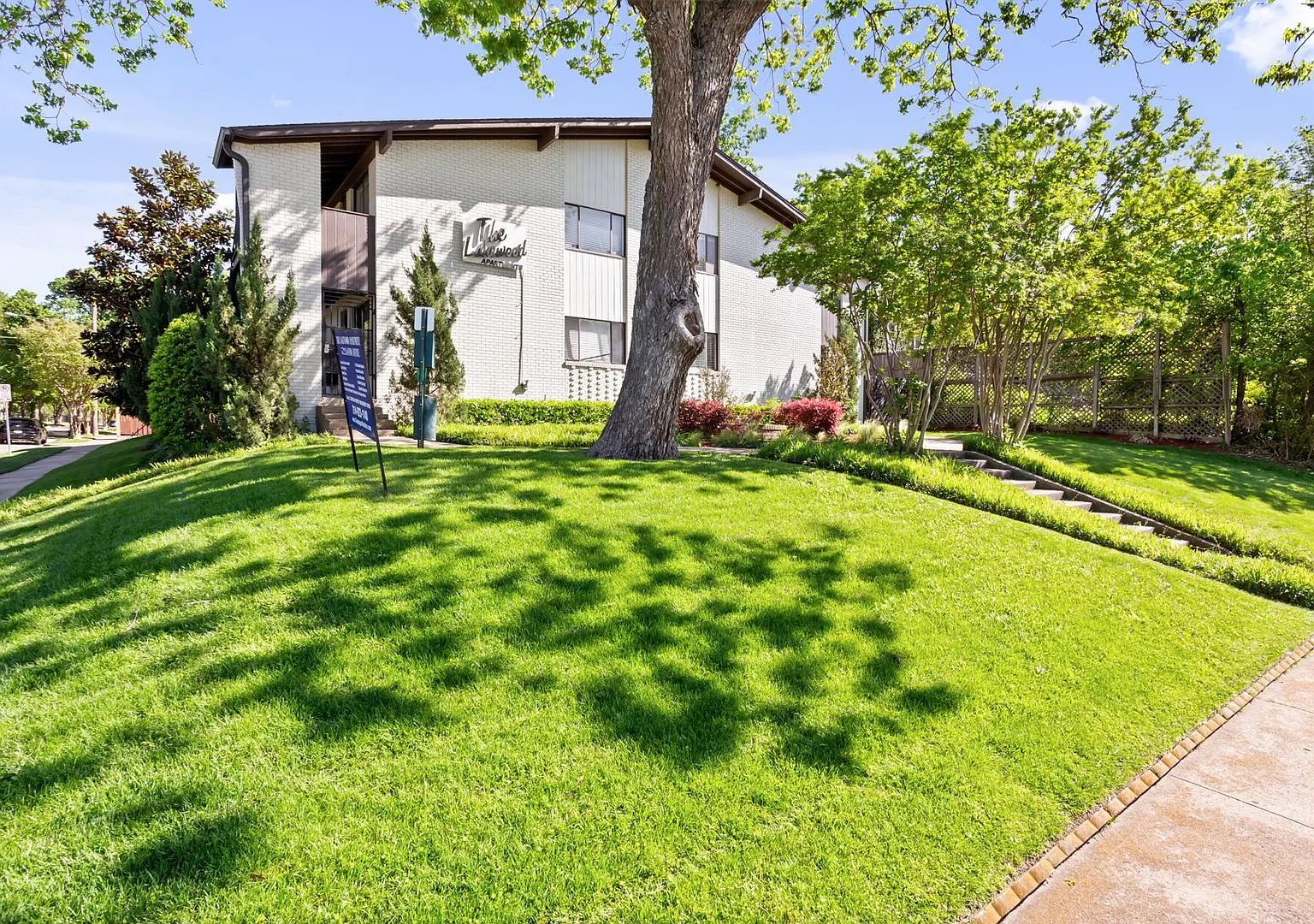 5722 Gaston Ave — Photo 1