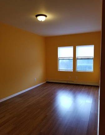 3rd image of 110 Sumpter St #2