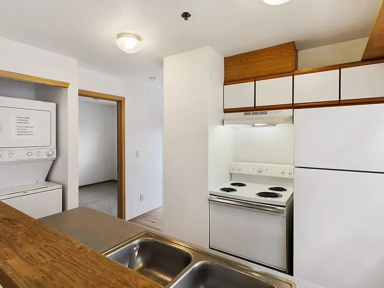 1020 23rd St — Photo 11