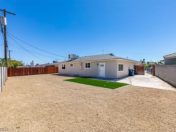 3rd image of 5920 Forrest Hills Ln