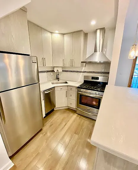 2619 Ditmars Blvd #2 — Photo 2