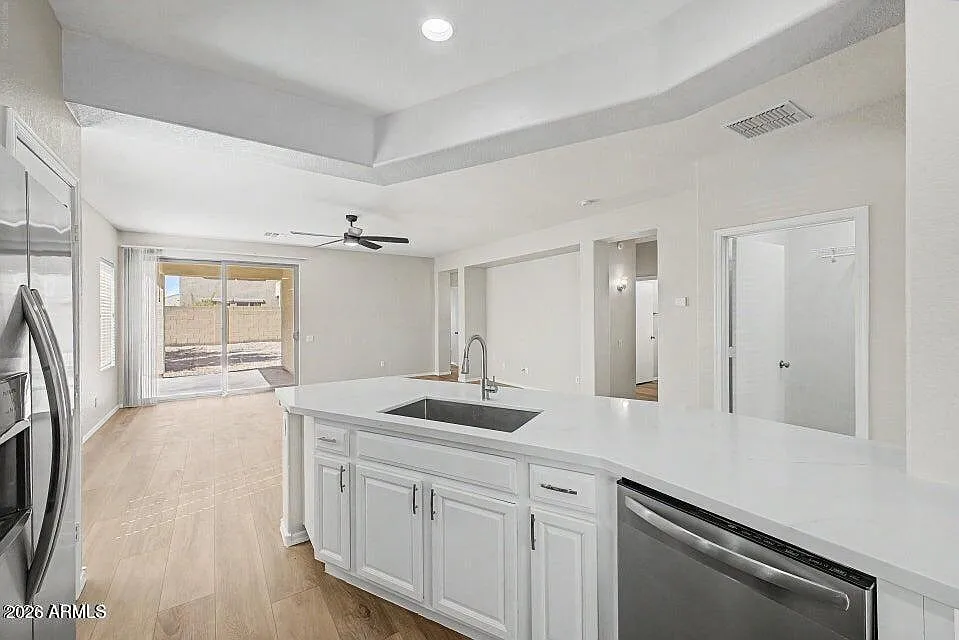 3 bed, 2.0 bath, 1568 sqft, $2,100 — Photo 4