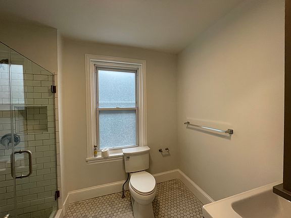 5th image of 325 Green St #3
