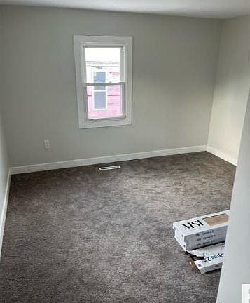 5th image of 219 S Olive St