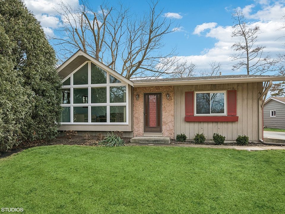 1st image of 901 Clearbrook Park Dr