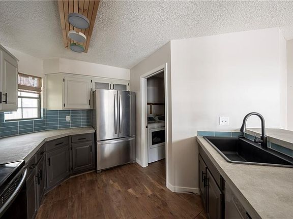5th image of 12211 Holmes Ln