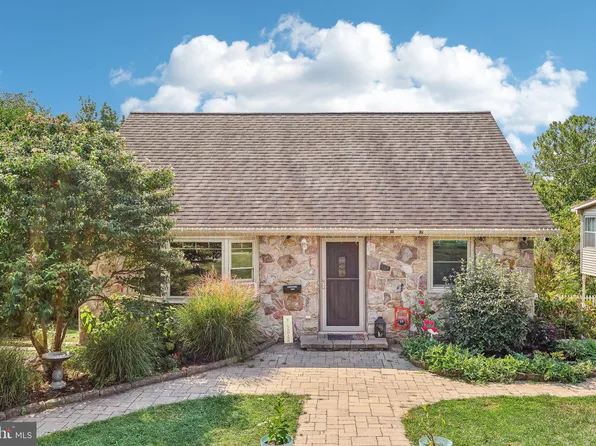 214 S South Front St, Catasauqua, PA 18032
