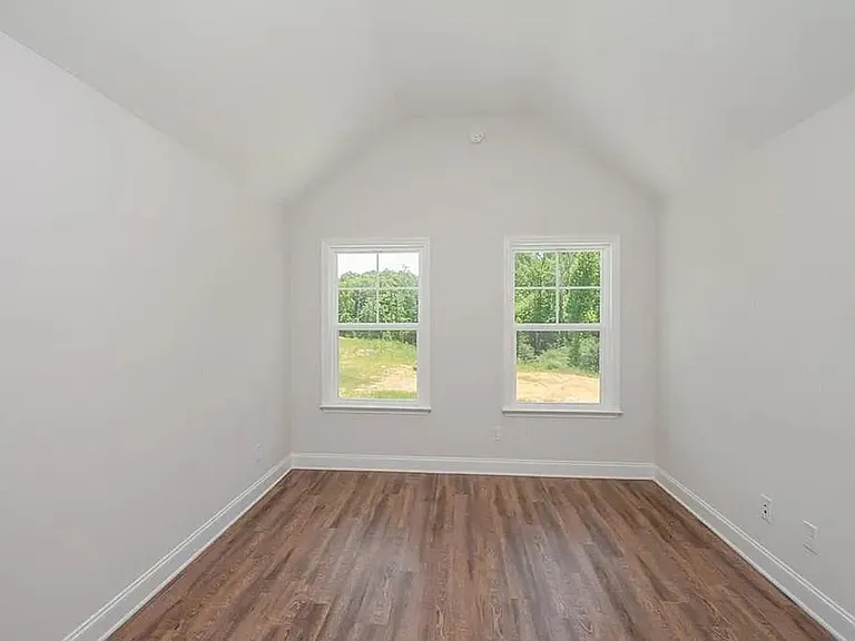 335 Sumac Trl — Photo 15
