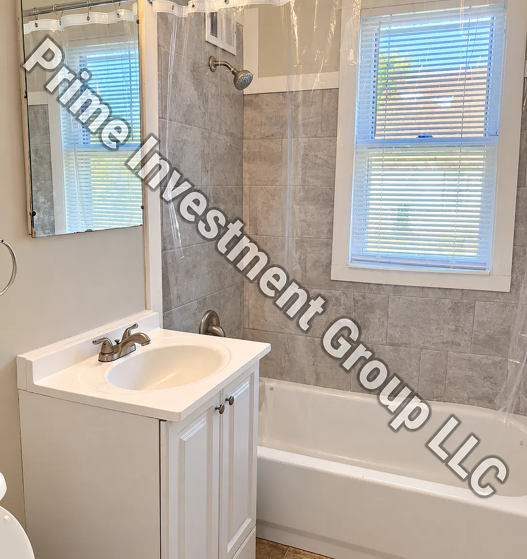 2 bed, 1000 sqft, $935 — Photo 2