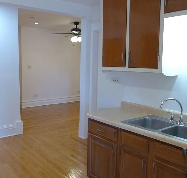 136 Elgin Ave — Photo 11