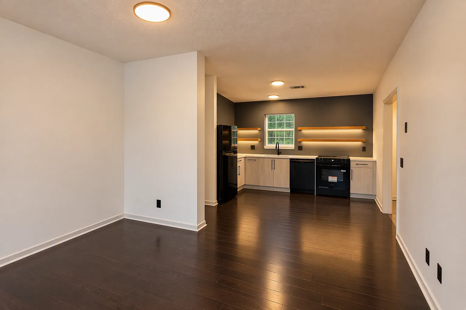 2 bed, 850 sqft, $1,950 — Photo 2