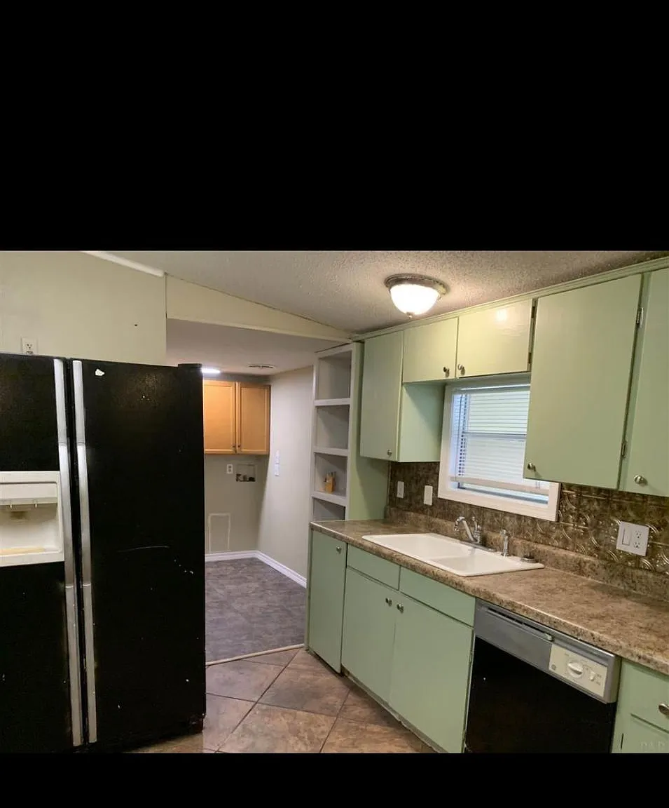 1000 Requin Ln — Photo 4