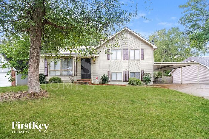 1st image of 4425 Castle Heights Dr