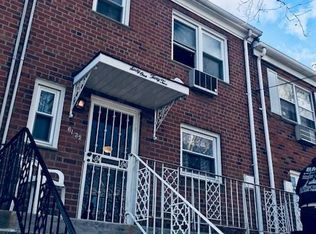 6132 69th Pl, Middle Village, NY 11379